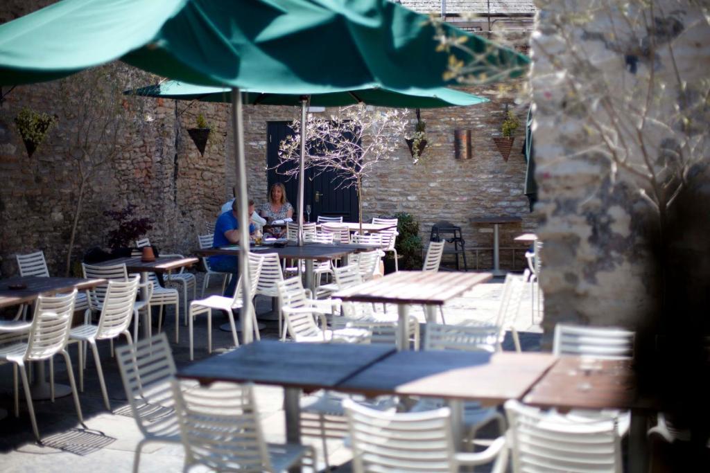 The Archangel,Restaurant & Bar With Rooms Frome Kültér fotó